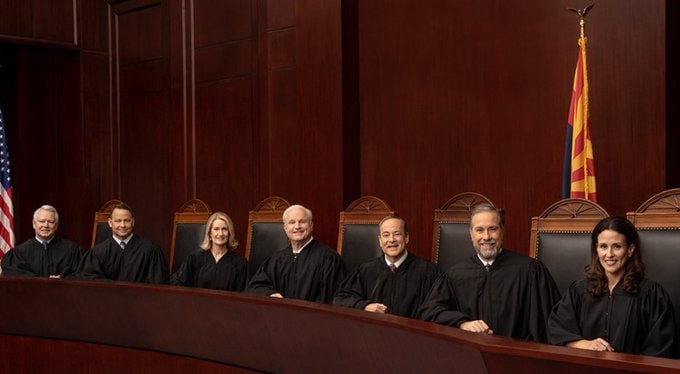 ElephantSignal's tweet image. 🚨 BREAKING: The Ninth Circuit Court of Appeals has ruled that Arizona voters must provide proof of citizenship to vote.

Do you support this decision?

YES or NO?

If Yes, Give me a THUMBS-UP👍!