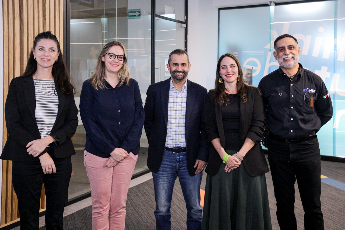 AlianzaExClima's tweet image. Sostuvimos un diálogo sobre los retos de la sostenibilidad del sector productivo en México con Francisco Barnés, Director Ejecutivo de WRI México @WRIMexico
¡Seguimos trabajando por la descarbonización del sector productivo!
#SomosAExC