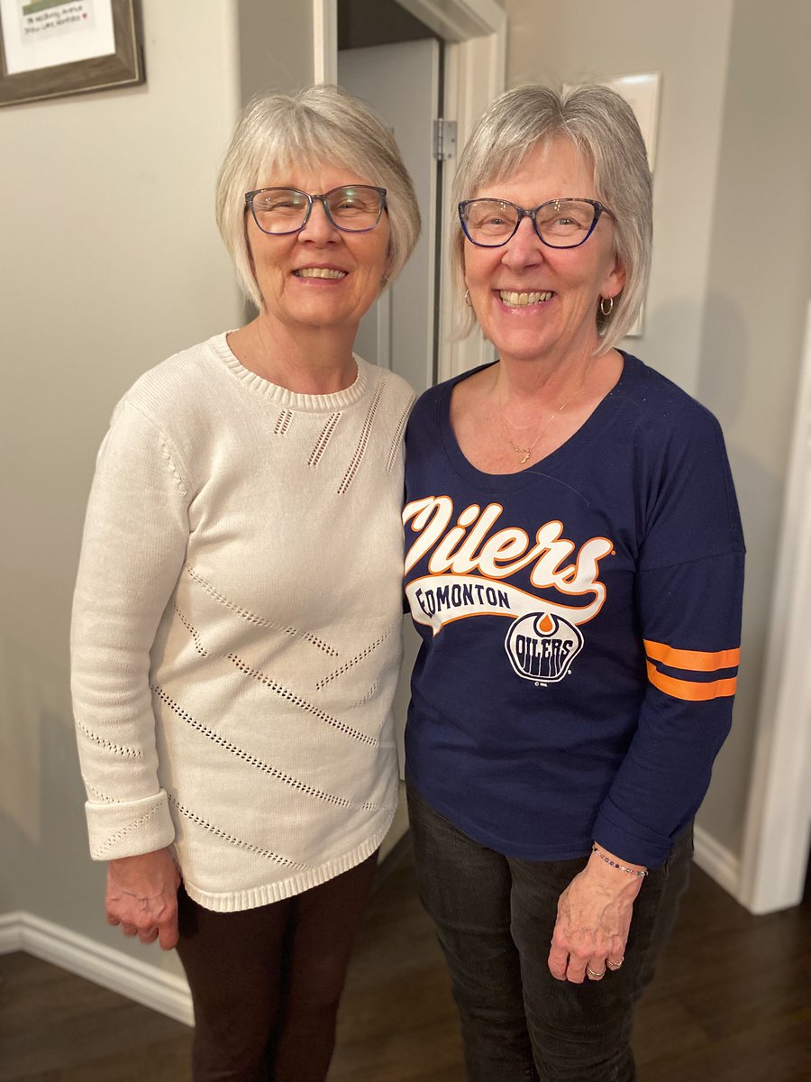 Before she met my Dad, settled down and had kids, my Mom (left) was planning a trip to Australia. Life happened and she never ended up taking that trip. 
She is flying there tomorrow with her sister and I cry every time I talk about it. I’m just SO happy for her. 🥹 ❤️