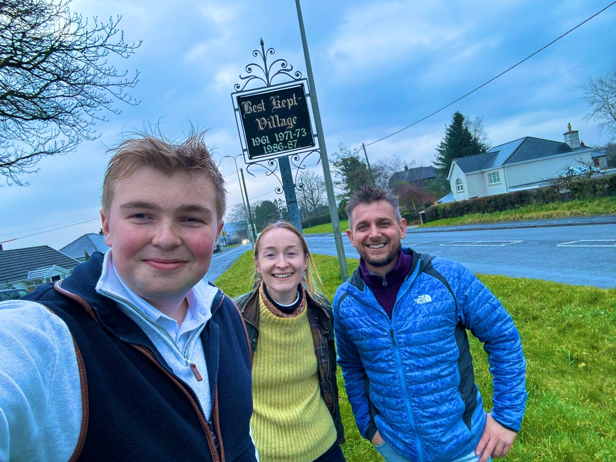 📨 Its polling day 

Great to be out campaigning with some of the hard-working team ahead of today's by-election in Llanddarog, Carmarthenshire. 

For a strong local voice, there's only one choice: vote for the Welsh Conservatives candidate, Richard Williams. 🌳

Pob lwc Richard