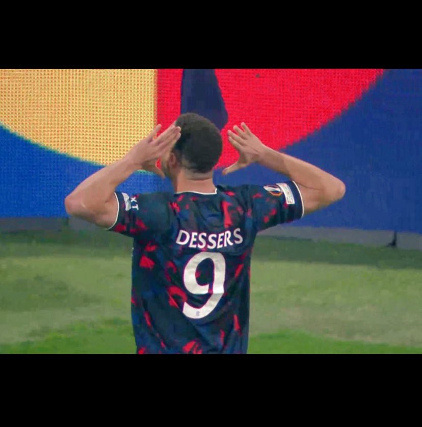 Bir tanıdığım Londra’dan kalkıp Fenerbahçe maçı için gelmişti…
Söyleyeceklerim bu kadar 😂
#FBvRFC