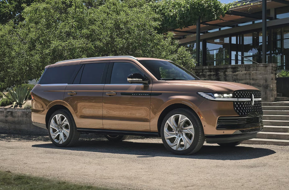 fordsquaremtv's tweet photo. Set your sights on the 2025 Lincoln Navigator, where grandeur meets sophistication. 

This SUV commands attention with sleek lines and a bold stance, embodying both luxury and power. https://t.co/nEHcD2utII