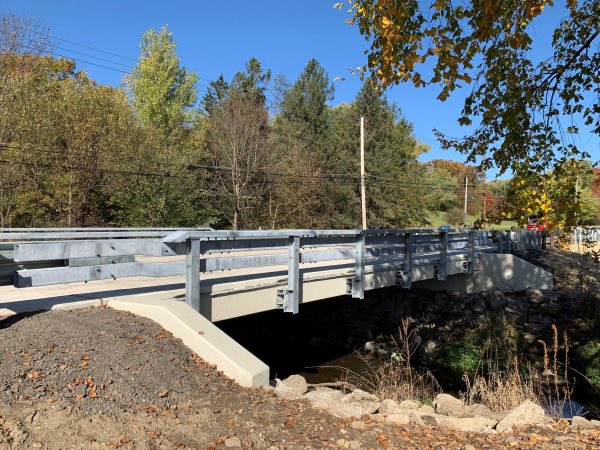 Press Release: South Main Street Bridge Project Wins Prestigious Engineering Award | summitengineer.net/news/Award3625…