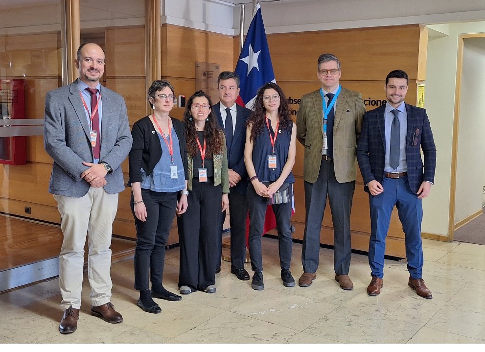 Hellmut Lagos (@tumlleh) on Twitter photo Productiva reunión de trabajo de la división de Ciencias DECYTI en <a href="/Minrel_Chile/">Cancillería Chile 🇨🇱</a> con <a href="/sochias_cl/">SOCHIAS</a> liderada por <a href="/ChiaraMazzucch2/">Chiara Mazzucchelli</a> sobre perspectivas internacionales de la #astronomía en Chile y los preparativos de la AG de la <a href="/IAU_org/">International Astronomical Union (IAU)</a> en Santiago 2030 Productiva reunión de trabajo de la división de Ciencias DECYTI en <a href="/Minrel_Chile/">Cancillería Chile 🇨🇱</a> con <a href="/sochias_cl/">SOCHIAS</a> liderada por <a href="/ChiaraMazzucch2/">Chiara Mazzucchelli</a> sobre perspectivas internacionales de la #astronomía en Chile y los preparativos de la AG de la <a href="/IAU_org/">International Astronomical Union (IAU)</a> en Santiago 2030