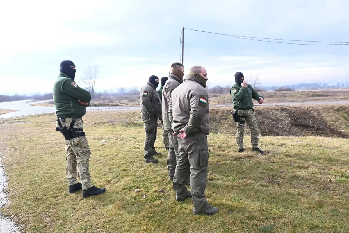 💥🥷ORBÁN’S COVERT BOSNIA OPERATION: SPECIAL FORCES STOOD READY TO EXTRACT MILORAD DODIK

In late February, Hungarian special police forces were deployed to Republika Srpska with a covert objective: to facilitate the swift extraction of Bosnian Serb leader Milorad Dodik to