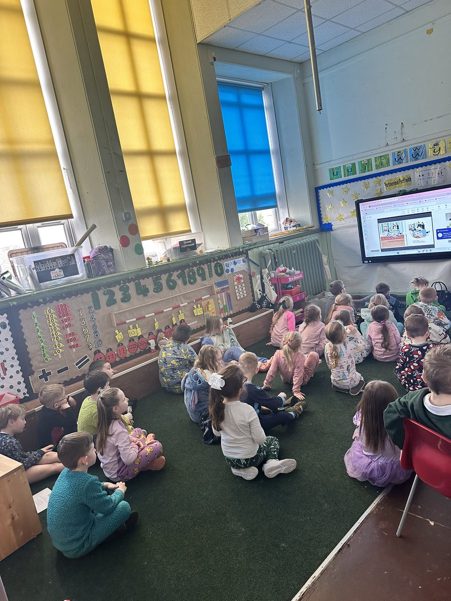 Mrs Sellick (@mrs_sellick) on Twitter photo Dosbarth Dwynwen yn mwynhau amser stori gyda Siani Sionc! Diolch <a href="/darllenco/">Darllen Co.</a> am drefnu! ๐ฆ ๐ ๐ฉต Dosbarth Dwynwen yn mwynhau amser stori gyda Siani Sionc! Diolch <a href="/darllenco/">Darllen Co.</a> am drefnu! ๐ฆ ๐ ๐ฉต