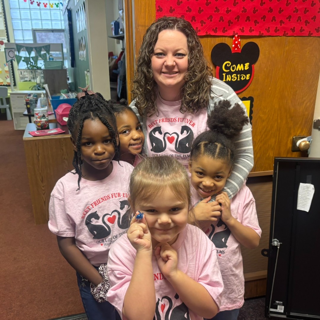 elmsonline's tweet image. 📚✨ Right to Read Week is in full swing at the Lower School! 🎉 Twin Day was a blast—our students had so much fun matching with their besties! 👯‍♀️💙 Check out these adorable twin looks! Tomorrow, we’re getting cozy for Pajama Day. 💤📖 #RightToReadWeek