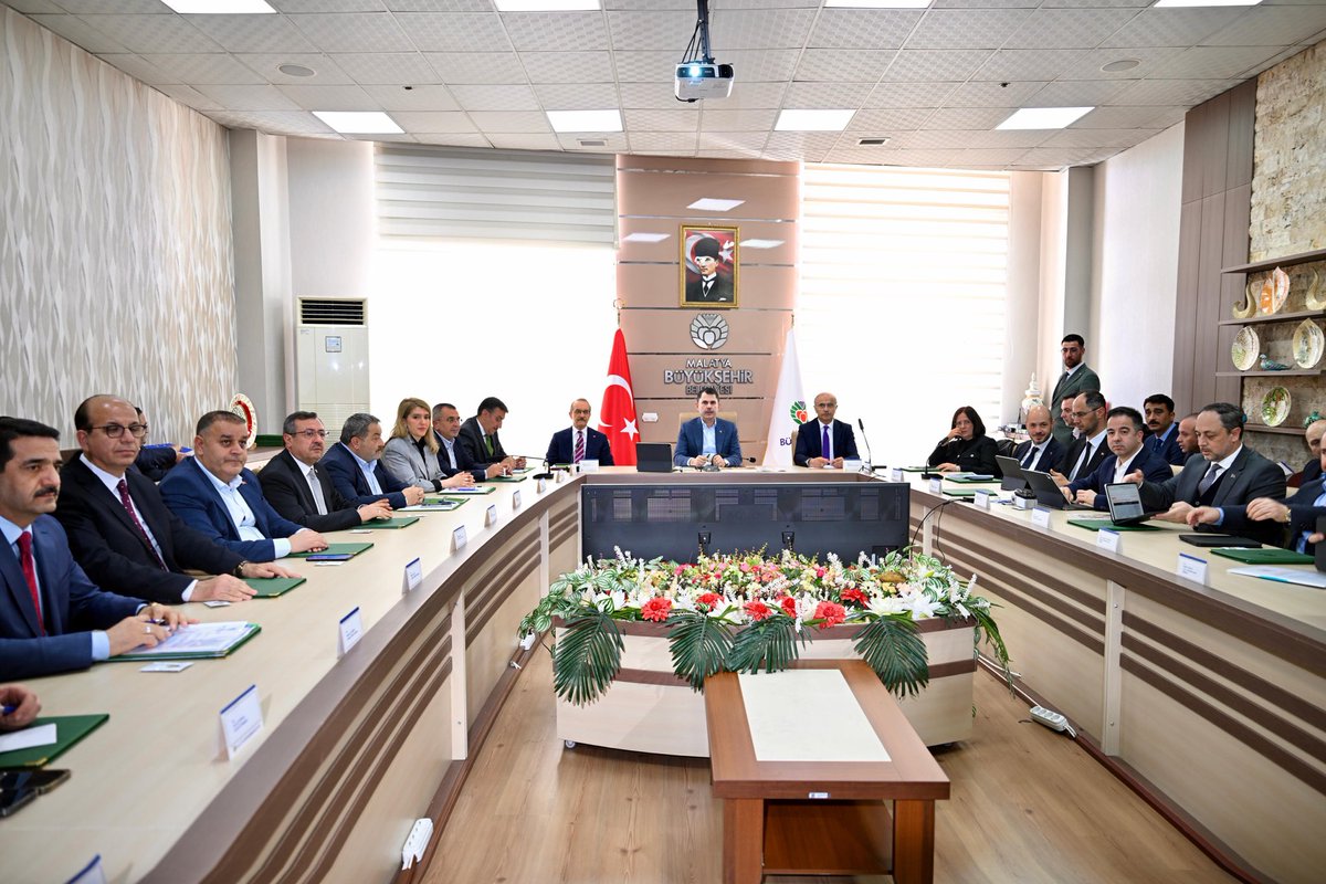 Seddar Yavuz (@seddaryavuz) on Twitter photo Asrın felaketinden asrın birlikteliğine ve inşaasına devam eden zorlu yolculuğumuzda Şehrimizin her daim yanında olan ve bizleri destekleyen Çevre, Şehircilik ve İklim Değişikliği Bakanımız sayın <a href="/murat_kurum/">Murat KURUM</a>’a şahsım ve hemşehrilerimiz adına şükranlarımı sunuyorum. Asrın felaketinden asrın birlikteliğine ve inşaasına devam eden zorlu yolculuğumuzda Şehrimizin her daim yanında olan ve bizleri destekleyen Çevre, Şehircilik ve İklim Değişikliği Bakanımız sayın <a href="/murat_kurum/">Murat KURUM</a>’a şahsım ve hemşehrilerimiz adına şükranlarımı sunuyorum.