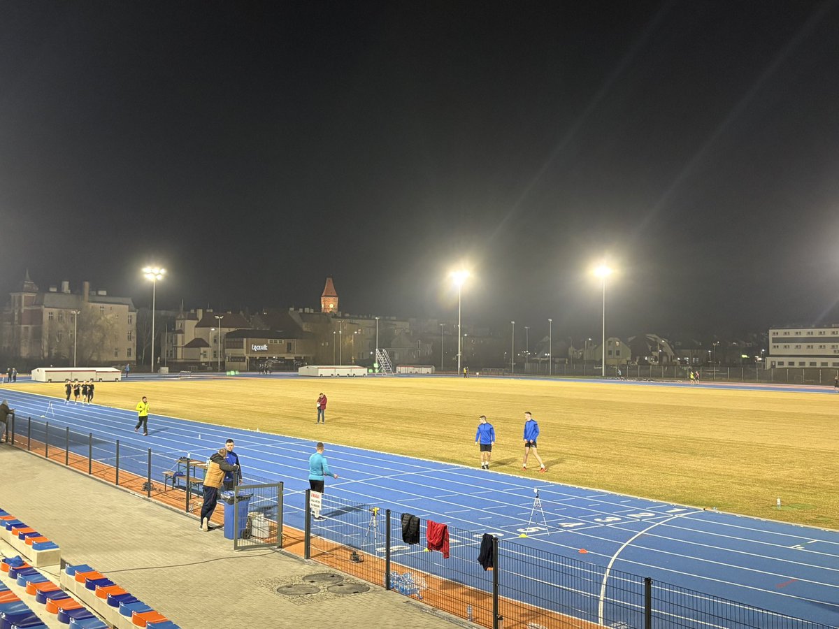 4 ligowcy KS <a href="/DolZPN/">Dolnośląski Związek Piłki Nożnej</a> gotowi na rundę wiosenną 💪⚽️Dziś na obiektach RCS Lubin odbyły się egzaminy wiosenne (teoria i bieganie). 
Arbitrom gratulujemy zdanych egzaminów i życzymy samych dobrych decyzji na dolnośląskich boiskach⚽️💪
#laczynaspilka #referee