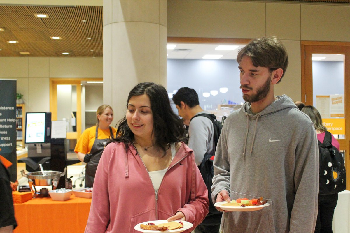 Our leaders &amp; campus partners joined forces for the ultimate task: Late Night Breakfast! 🥞🌙🎉

This signature Vol Success Week event is a special opportunity to check in with students while they're preparing for midterms.

Shoutout to everyone who fed our Vols!