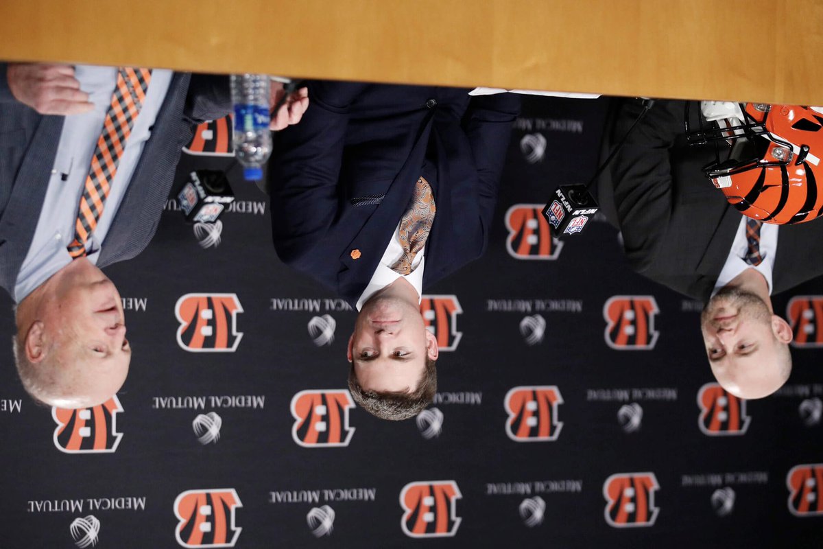 TheRealBrian513's tweet photo. SOS!!! Somebody save us from these clowns. #whodey @bengals https://t.co/1zWwrEZwa0
