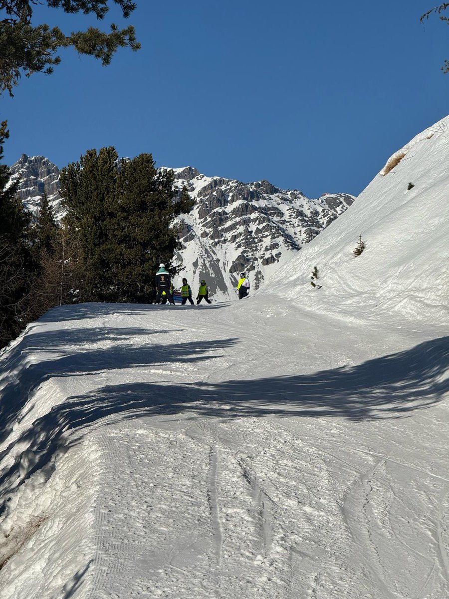 Day 4 - another level reached again today ⛰️ 🤩 this time we took the chairlift to 2500ft 😮 beautiful scenes and unbelievable skiing once again ⛷️#Bormio2025