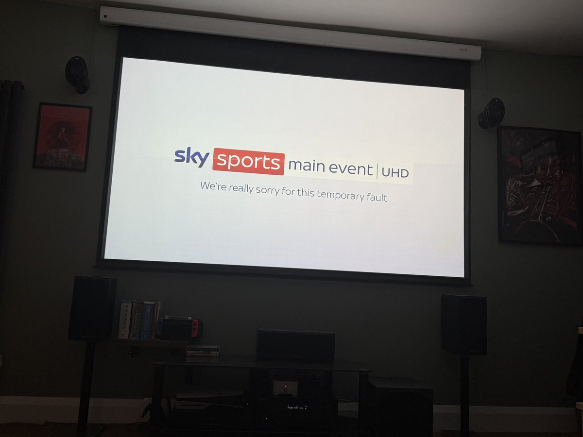 IISpaceCadetII's tweet image. #SkySportsDarts seem to have brought the Darts coverage straight from 1985 tonight with Max Headroom doing the presenting!!! #premierleaguedarts