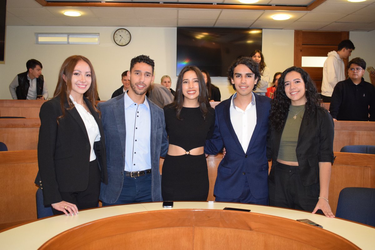 ePC_UCB's tweet image. 🎓✨ ¡𝗙𝗲𝗹𝗶𝗰𝗶𝘁𝗮𝗺𝗼𝘀 𝗮 𝗻𝘂𝗲𝘀𝘁𝗿𝗼𝘀 𝗳𝘂𝘁𝘂𝗿𝗼𝘀 𝘁𝗶𝘁𝘂𝗹𝗮𝗱𝗼𝘀 𝗽𝗼𝗿 𝗲𝘅𝗰𝗲𝗹𝗲𝗻𝗰𝗶𝗮 𝗮𝗰𝗮𝗱é𝗺𝗶𝗰𝗮 🥇!

🎉📚 ¡𝗙𝗲𝗹𝗶𝗰𝗶𝗱𝗮𝗱𝗲𝘀! Estamos emocionados por todo lo que está por venir en su camino.

#ePCBusinessSchool #OrgulloePC #FamiliaePC #UCB 🌟