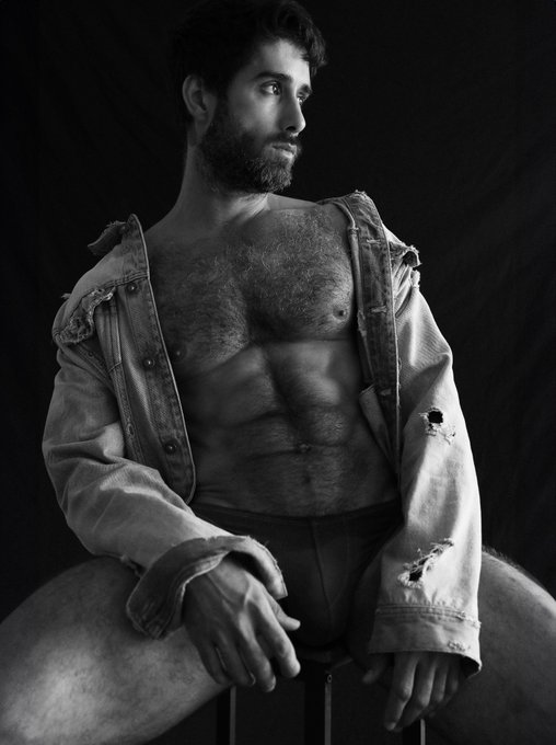 What's black and white and hairy all over?   New content at https://t.co/9Ml7VulWI2 https://t.co/LKg