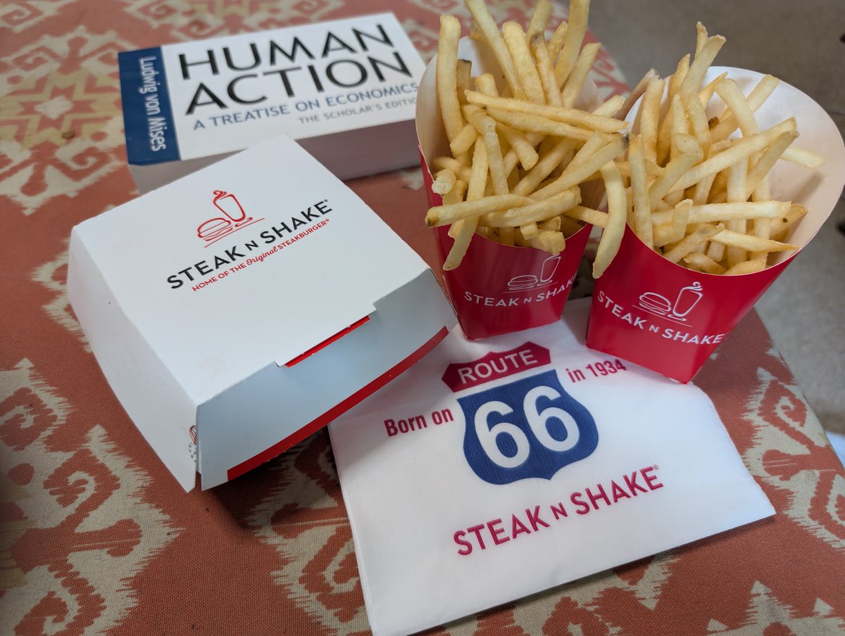 mkauai's tweet image. Stoked to enjoy some of  @SteaknShake's fries now being cooked in tallow. First time since I was a kid... Doubled down to give them a fair shake and glad I did.  

Respect for being a leader in this