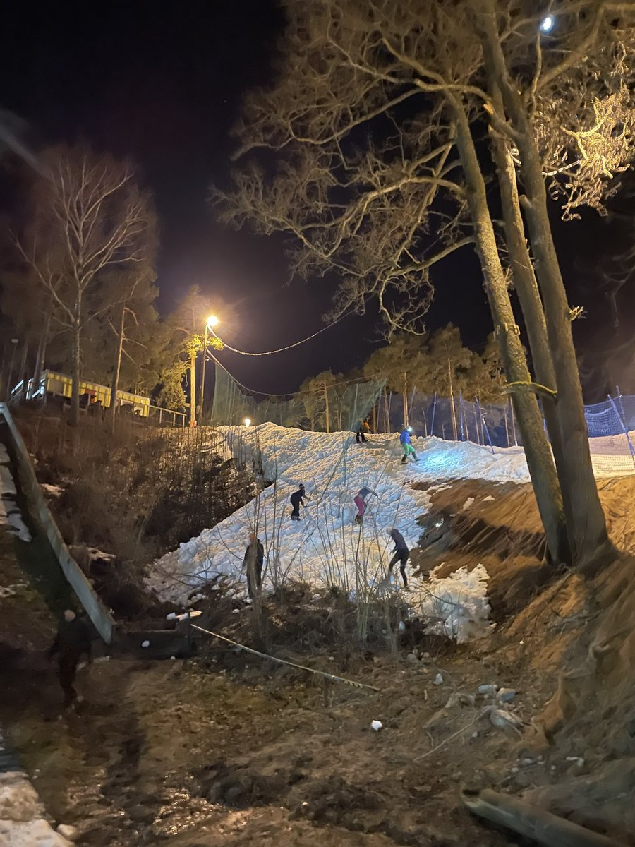 Henek Tomson tweet media