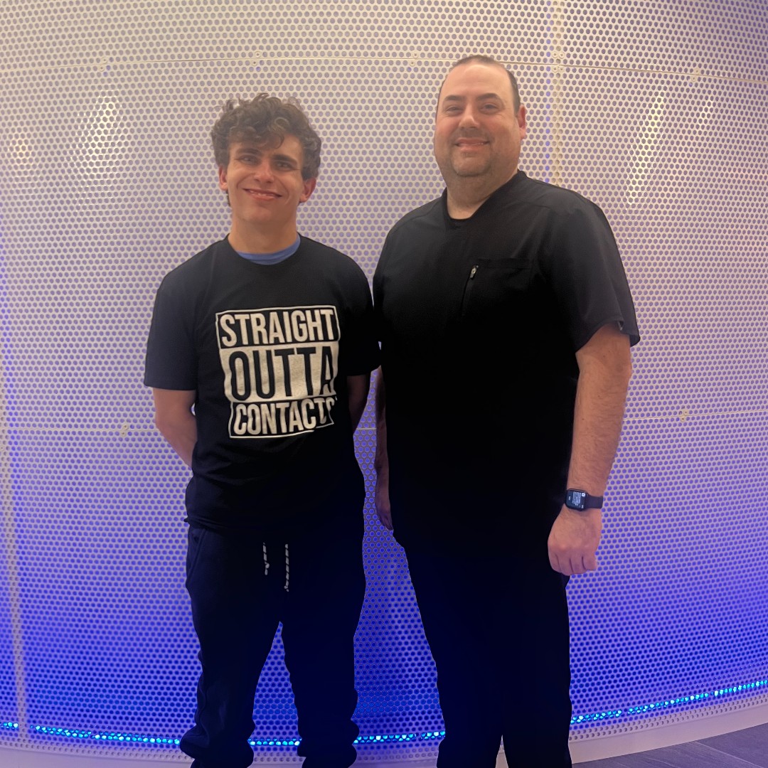 KuglerVision's tweet image. Cheers to seeing 20/20 just 24 hours after vision correction! Cheers to Ben, son of KV's receptionist Missy, who checked in with our OD Dr. Dusty McIver following his ICL procedure. Thanks for choosing KV, Ben - keep looking forward! 🤩 #TBT #EVOICL #kuglervision