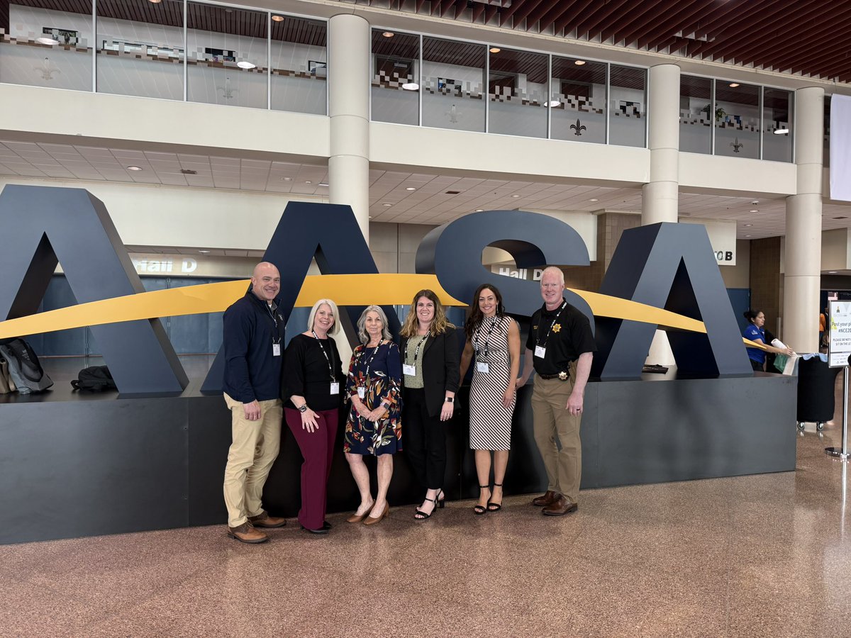 Mary Vogt (@bementcusd5supt) on Twitter photo Thankful to travel and present with this group! <a href="/ROE_39/">Macon/Piatt ROE #39</a> #IASA #AASA #NCE2025 Thankful to travel and present with this group! <a href="/ROE_39/">Macon/Piatt ROE #39</a> #IASA #AASA #NCE2025