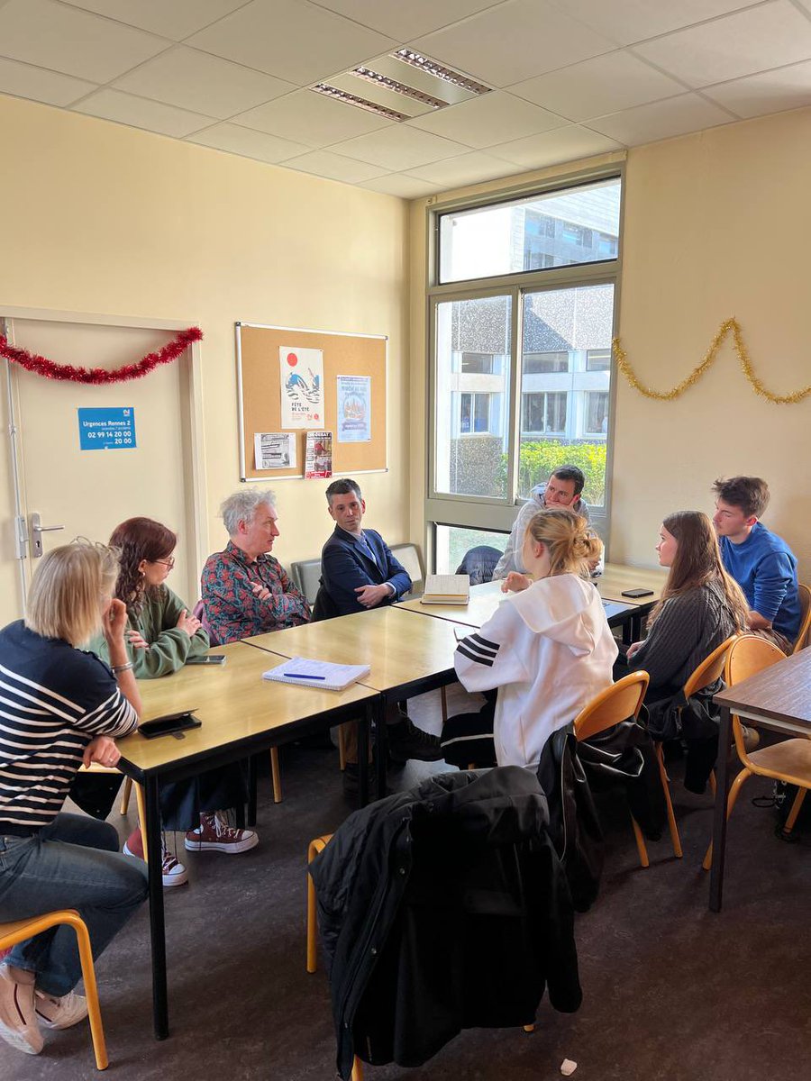 tlahais's tweet image. À l’invitation des syndicats enseignants et étudiants, visite du campus Staps de Rennes 2, et état des lieux de la situation du service public de l’enseignement supérieur et de la recherche. Soyons au rdv de la grande mobilisation prévue le 11/03 contre les coupes budgétaires !