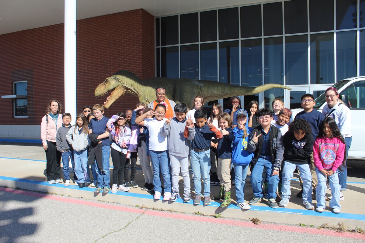TeacherFlu's tweet image. STEAM Carnival Day 2! What a joy it was to bring more campuses to try a wide variety of activities. We hope they loved exploring careers, challenges, and resources that stretched their minds and illuminated STEAM possibilities!