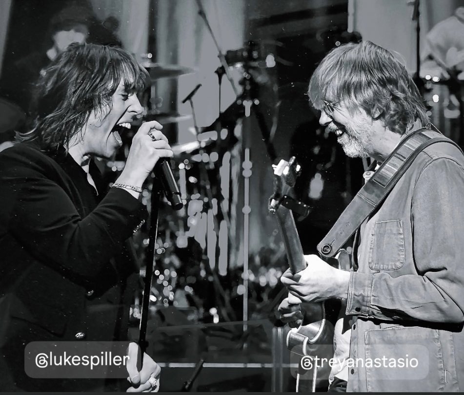 cees_the's tweet photo. Luke Spiller of @thestruts and @treyanastasio will be performing Good Times Bad Times together tonight for #loverocksnyc! Soundcheck photo by 📸Tony Kurtz
#phish #thestruts #glwd #godslovewedeliver #LedZeppelin https://t.co/MlM1Rk4XDJ