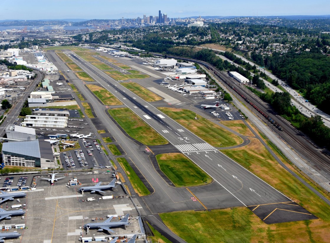 SeattleWXGuy's tweet image. The Feb 25th, 2025 Major Windstorm for Western Washington saw the strongest wind gust in the ASOS record for Boeing Field in Seattle! 
The 60mph gust was likely the strongest since the reported 70mph gust at KBFI during the Inaugural day storm of Jan 1993. 
#wawx #windstorm