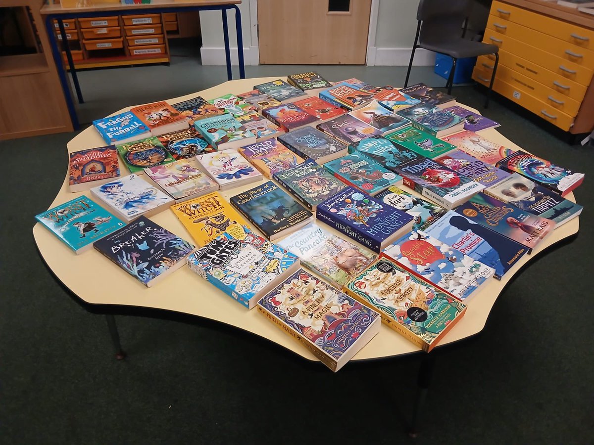 DeanburnPS_P3's tweet photo. Remember itβs our big book swap tomorrow. Everything is set up and ready to goβ¦ if you have any books you are finished with please bring them in tomorrow. #DPSLovesToRead #WorldBookDay #BookWeek https://t.co/PdrAwLQPPT