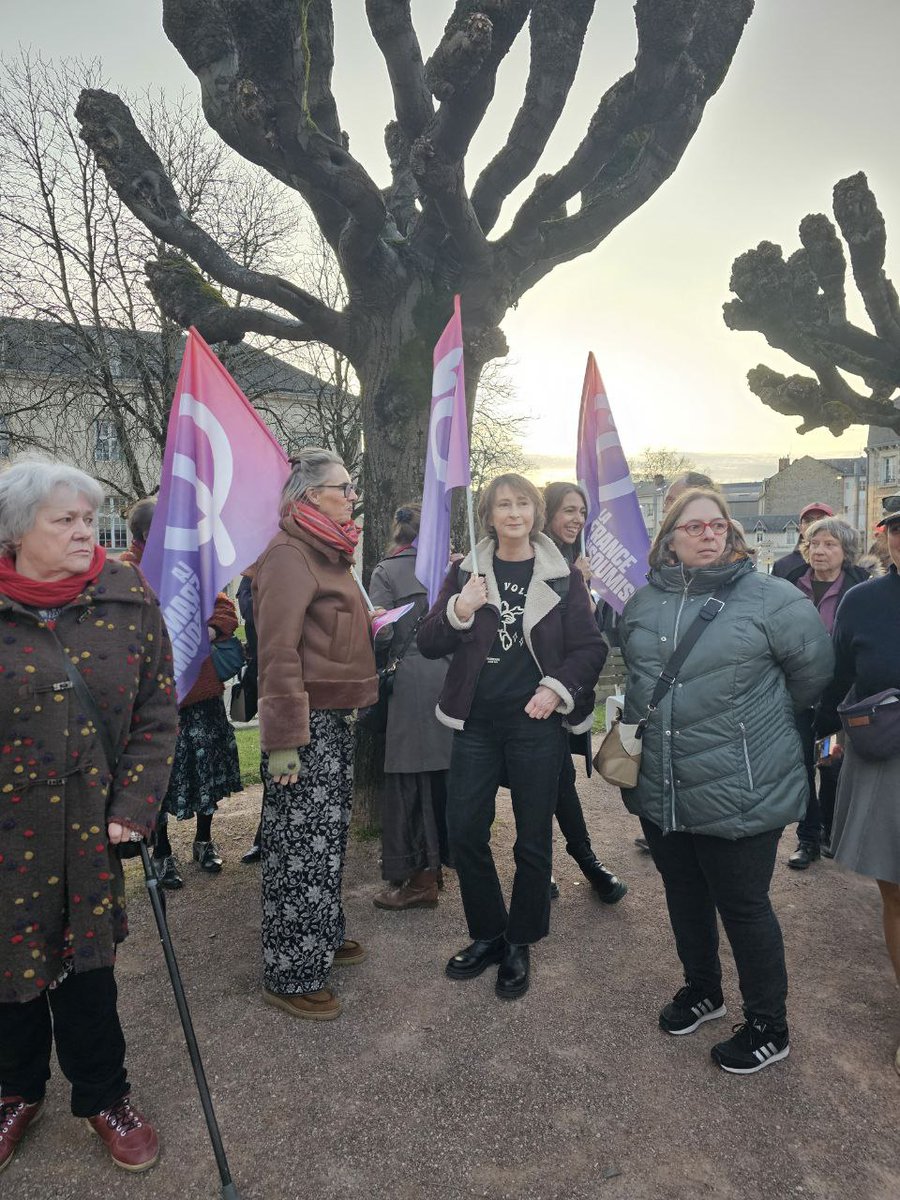 damienmaudt's tweet image. 250 personnes pour ce rassemblement féministe et antiraciste à #Limoges ce soir !

Dans le même temps, 30 pelés tenaient une réunion raciste avec la bénédiction du Maire de Limoges. Vivement qu'il parte.

Bravo au Collectif Contre les Idées d'Extreme Droite pour sa mobilisation…
