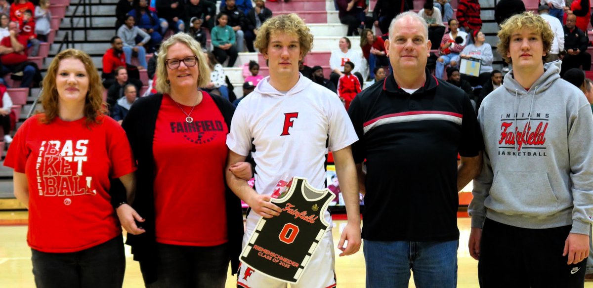 🔴Heirloom x Fairfield Basketball🔴

Congratulations to Fairfield Basketball on advancing to the Regional Finals! Keep it rolling! 

Let us handle your next framing or graphic project!!