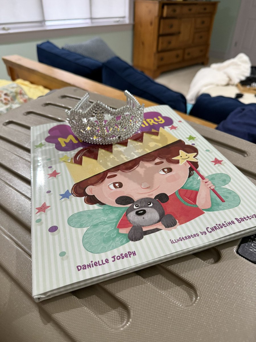 This is a first for me…traveling with a tiara! Trying to decide how to pack it for my Mitzvah Fairy book signing weekend in Boston! #spreadjoyandkindness #themitzvahfairy