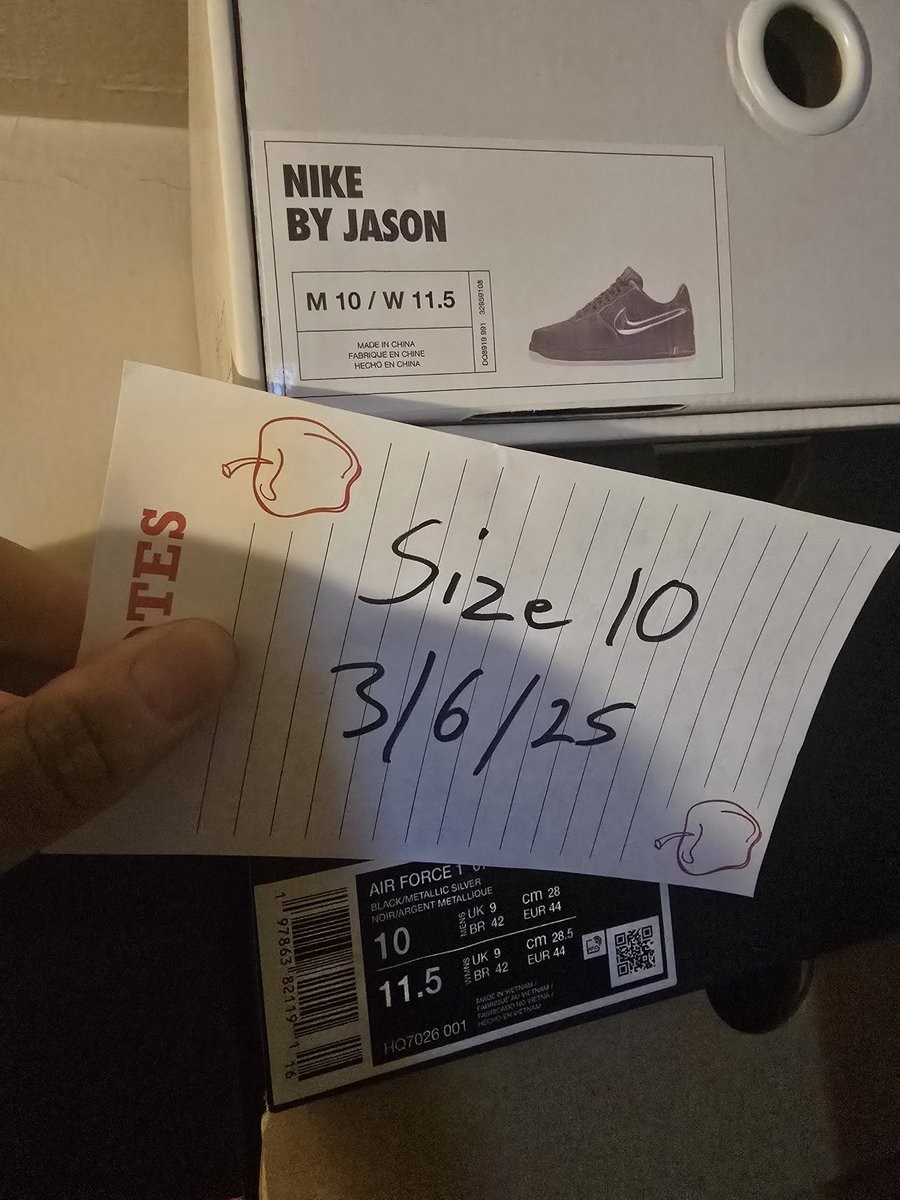 Jay_Spec_'s tweet photo. @TBGeneration Size 10! 🔥🔥🔥 https://t.co/4lEKMXFGE7