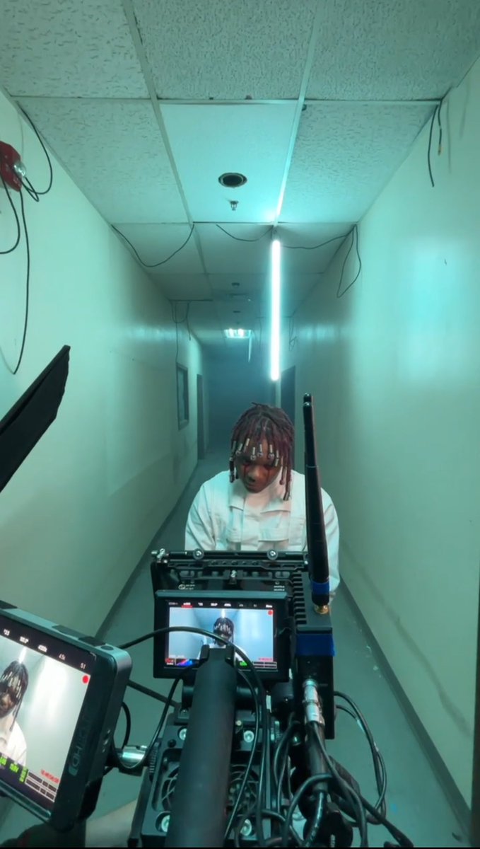 jaredavalosss's tweet image. The set up vs. the shot 🎥