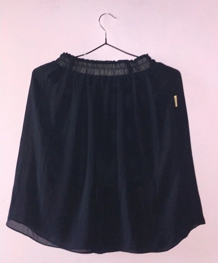 adetiyanzulham's tweet image. Preloved rok se lutut yang garis-garis lucuu banget rok slit gituu 20rb ajaa #preloved #prelovedbaju #prelovedrok #bajumurah #prelovedcirebon