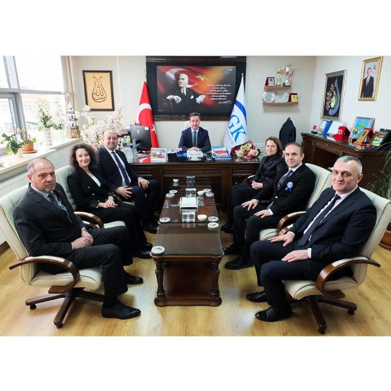 MUHASEBE HAFTASI nedeniyle ile Sakarya SMMM Odası başkanı Sayın ERDİNÇ ATALAY ve beraberindeki heyet, İl Müdürümüz Sayın Erhan ÇAVUŞ'u ziyaret etmişlerdir.