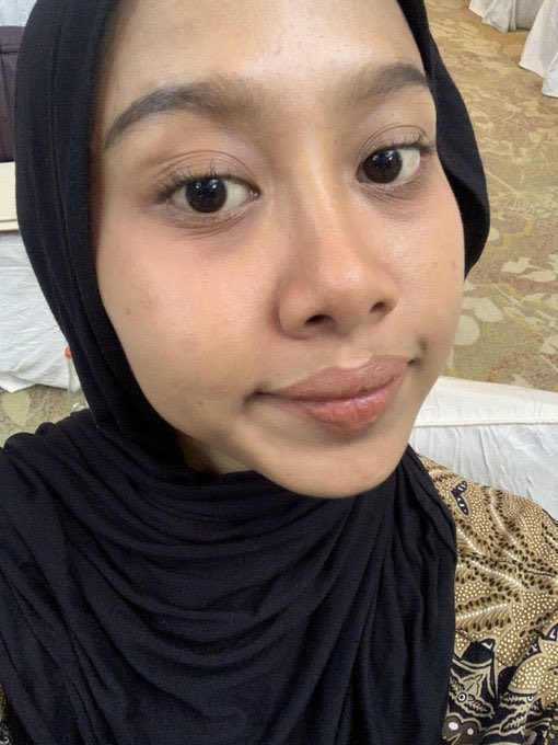 lippppeye's tweet image. ✨ THE POWER OF VITAMIN C + SUNSCREEN✨

gausah pusing pusing kalau kulit kusam! pake 2 combo produk ini, hasilnya pasti kelihatan as long rutin🙆‍♀️

before vs after  - rutin pakai vit c + ss‼️