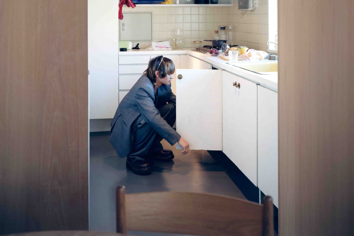 Them_mag's tweet image. Them magazine No.057 "Colorful Spring"

hues of mornings

Photography: SHOTA KONO
Styling: TAKANOHVSKAYA
Hair: HAYATE MAEDA
Make-up: KAZUHIRO TAKENAKA
Model: ALLAN

Jacket, Pants and Shoes from DIOR

#colorfulspring
#themmagazine
#Dior