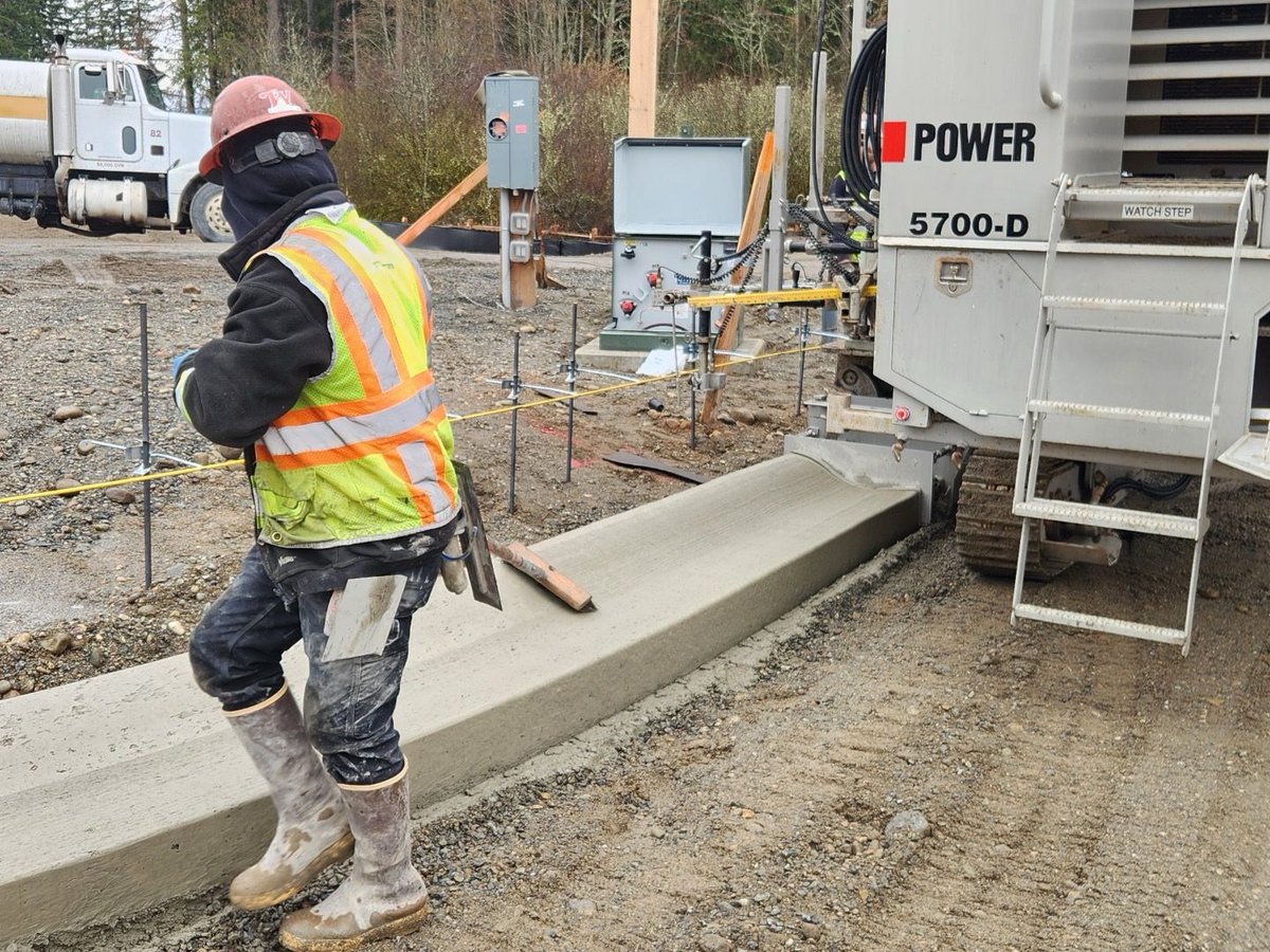 Gold at the end of the rainbow🌈 This contractor in Washington poured 1,000 linear feet (304 m) during the first day of their start-up for a subdivision in Puyallup.

#PowerCurbers #PowerPavers #ConcreteConstruction #Construction #Slipform #MadeInUSA
