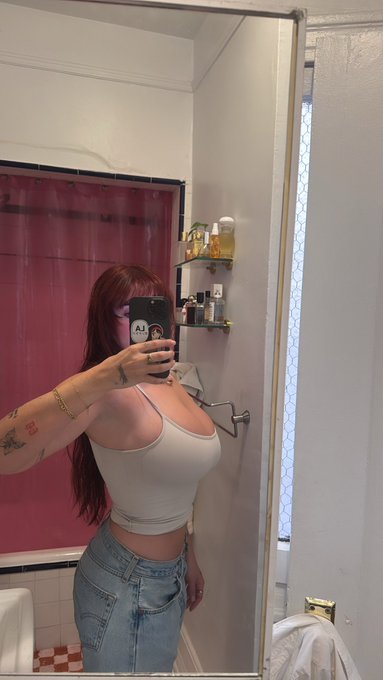 1 pic. Skinniest I&rsquo;ve been since college https://t.co/DddiTwYPX5