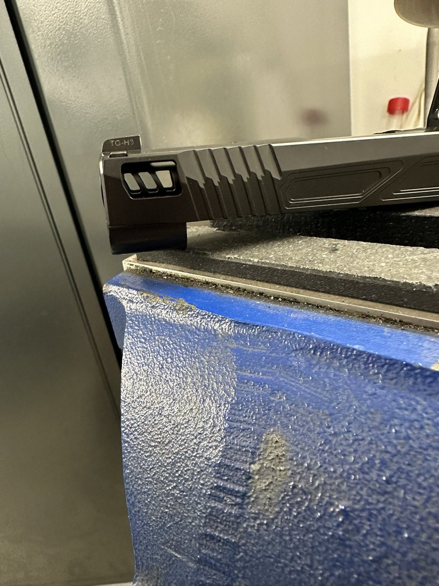 Floyds Custom Shop tweet media