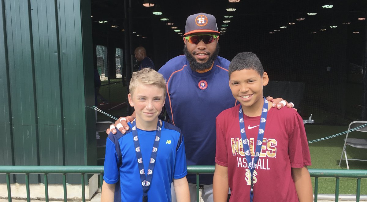 Cam Smith starts at 3B today with Jon Singleton at 1B.

Back in 2016, when Cam was 13 or so, he met Singleton at Spring Training.

Now they're teammates and infield-mates.

(Photo courtesy Smith family)