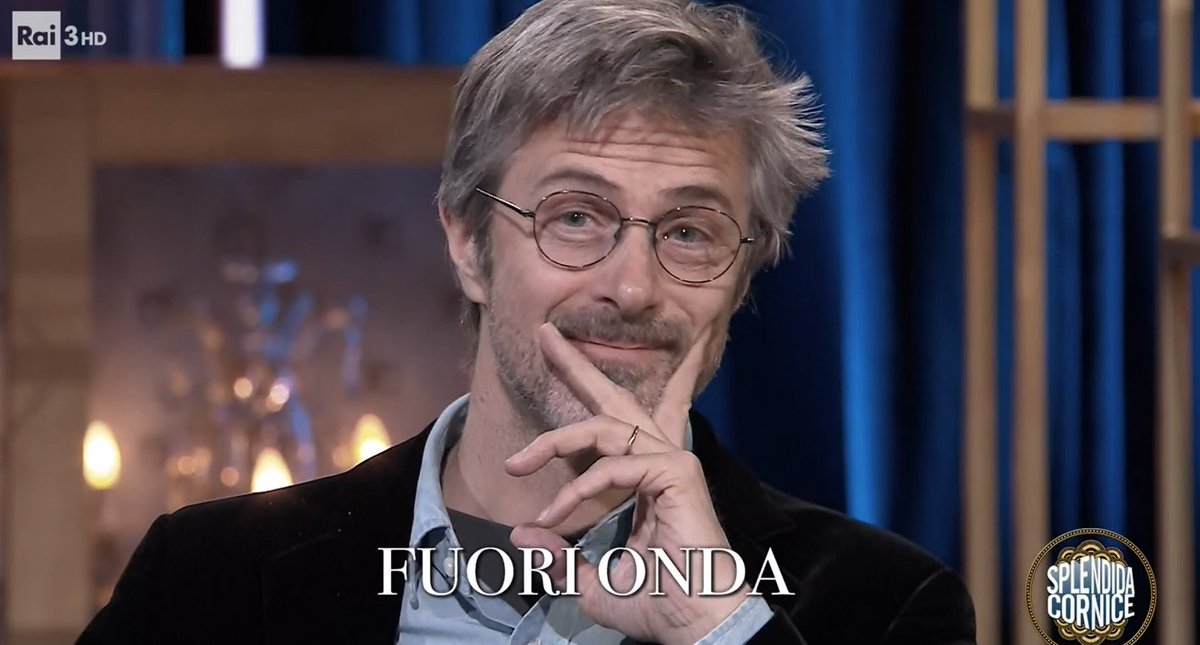 il kim divertito 🤣🤣  #SplendidaCornice