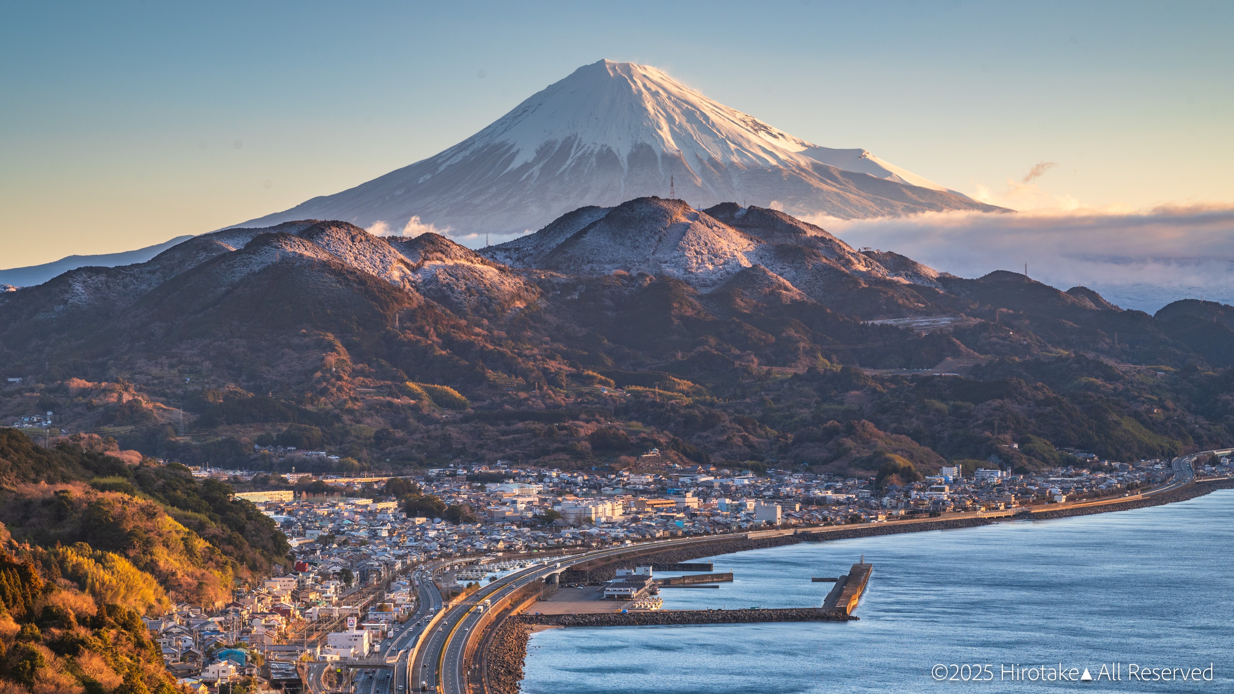 富士山　狩野守暉 HZRnDn52_VL133_r01.jpg