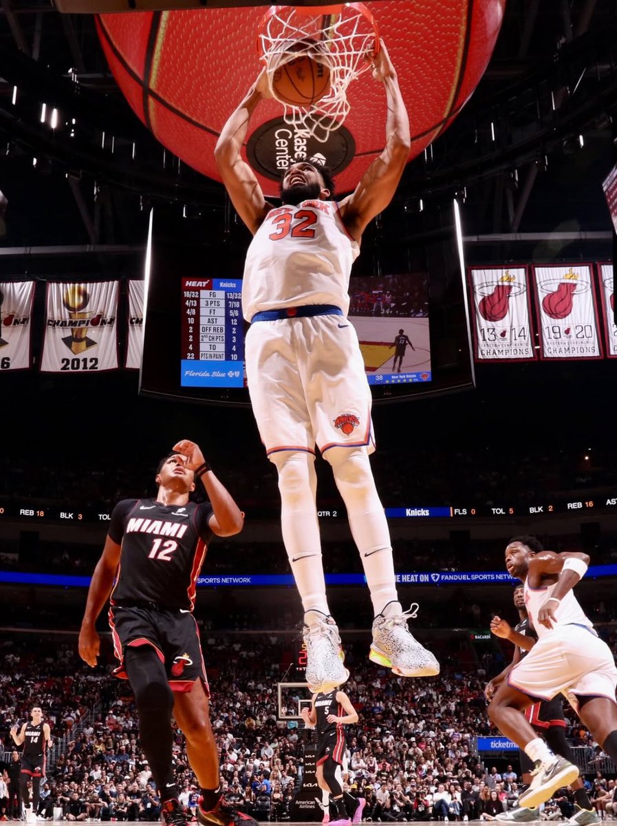 KAT’s only game vs Jimmy Butler as a Knick:

44 Points (68% FG)
13 Rebounds
2 Assists
4/5 3P
+15

He’s not scared of anybody.