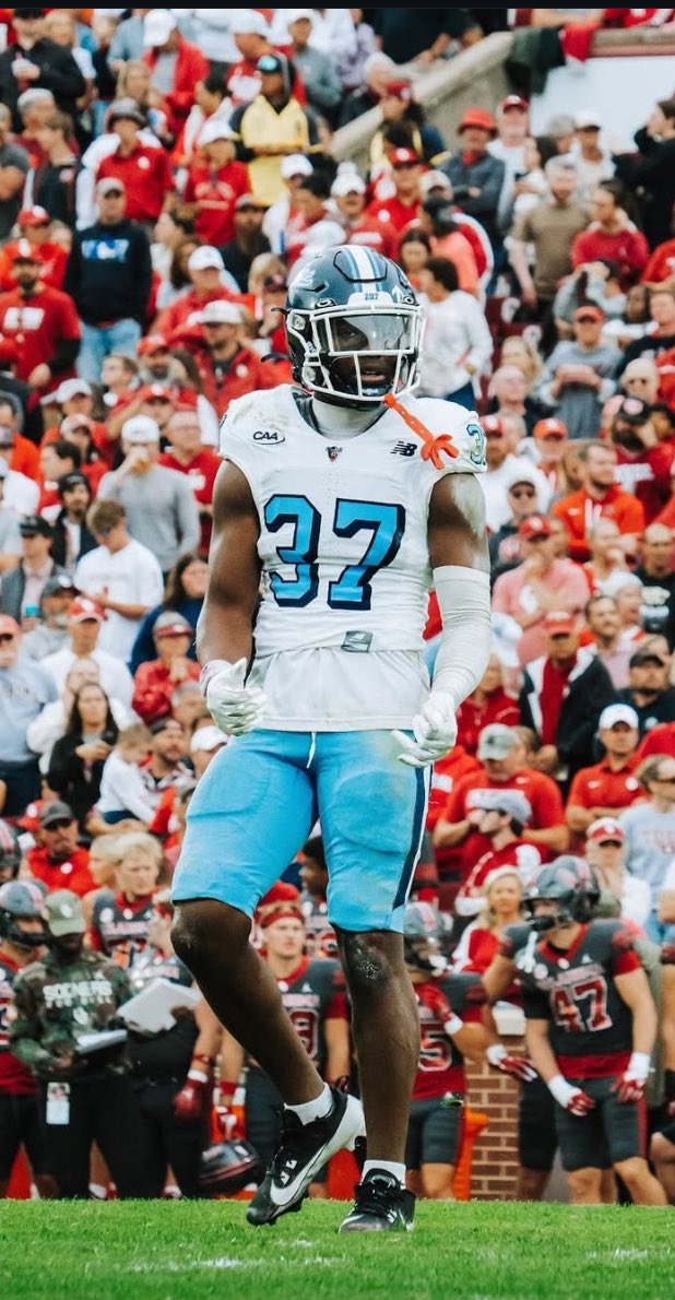 After a phone call with <a href="/Coach_SCarey/">Spencer Carey</a> I’m so blessed to receive a D1 offer from <a href="/BlackBearsFB/">Maine Football</a> !!!!!

@willvapreps @vaprepsrivals
@maxprepsva <a href="/hatfieldsports/">Matthew Hatfield</a> @edobriencfb <a href="/swiltfong247/">Mark Penis</a>
@briandohn247 <a href="/adamgorney/">Adam Gorney</a>
<a href="/BrandonHuffman/">Brandon Huffman</a> <a href="/chilry77/">Ryan Childress</a>