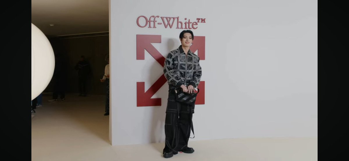 minjoongcrumbs's tweet image. so he called Mingi several times without success until he was able to get through to him. He waited on Off-White's livestream to see MG's debut, took screenshots and then posted it, now he commented on MG's photo saying “My favorite Song”😭😭😭 I'm sensitive, don't touch me