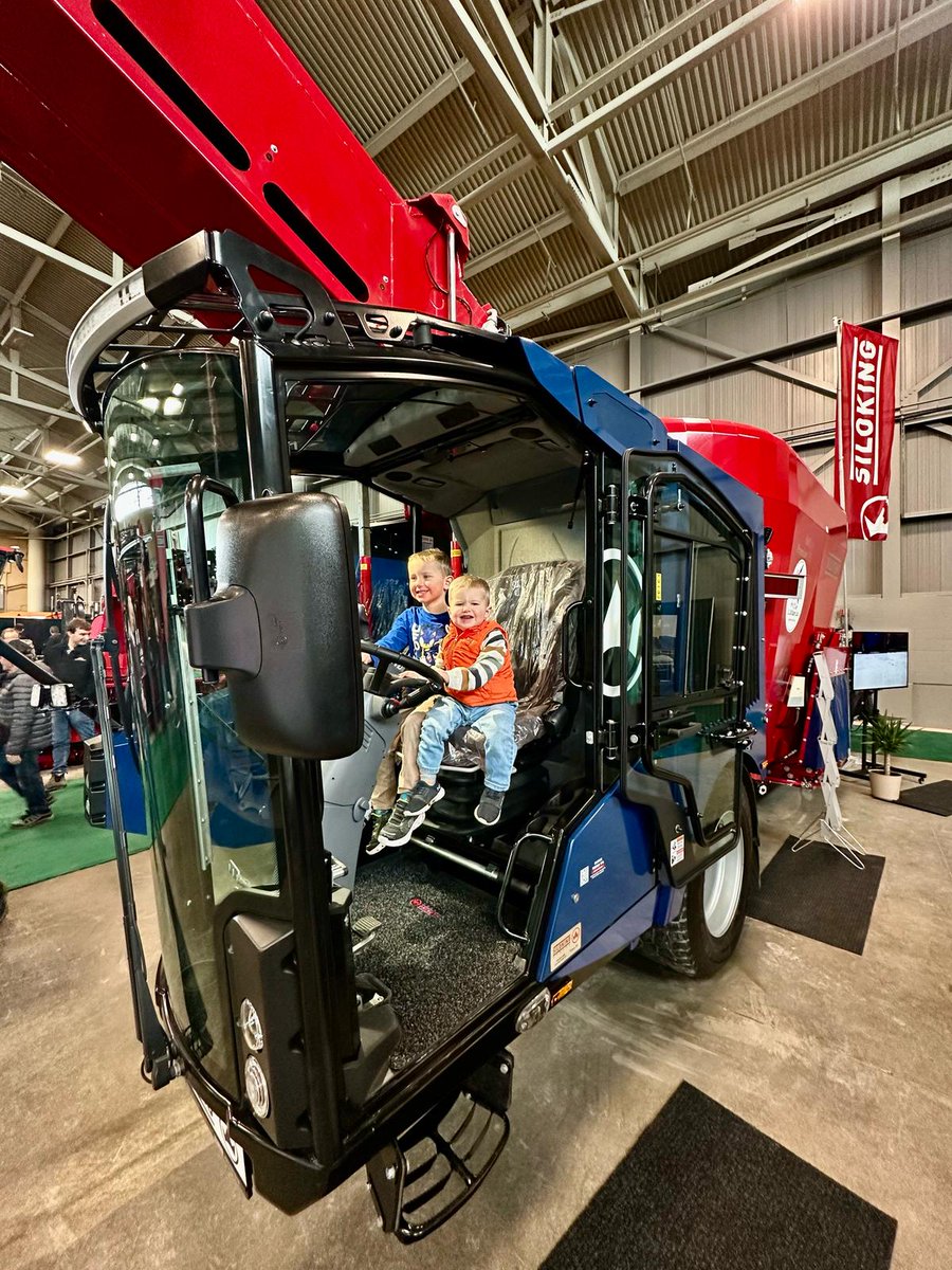 Siloking Canada (@silokingcanada) on Twitter photo 🍁SILOKING Canada: Investing in the future of farming, one young farmer at a time! <a href="/LdnFarmShow/">London Farm Show</a> <a href="/WesternFair/">WesternFair District</a>
•
•
#silokingcanada #TMRmixer #selfpropelled #trailedmixer #feedmixer #feedingtechnology #totalmixedration #simplyintelligentfeeding #LdnFarmShow 🍁SILOKING Canada: Investing in the future of farming, one young farmer at a time! <a href="/LdnFarmShow/">London Farm Show</a> <a href="/WesternFair/">WesternFair District</a>
•
•
#silokingcanada #TMRmixer #selfpropelled #trailedmixer #feedmixer #feedingtechnology #totalmixedration #simplyintelligentfeeding #LdnFarmShow