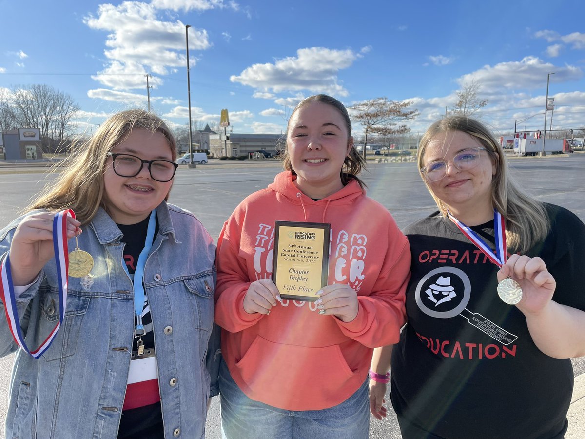 Stebbins Career Tech Center (@shscareertech) on Twitter photo Congratulations to our Teacher Academy students who placed today <a href="/edrisingohio/">Educators Rising OH</a> State Conference.
Kenzie Bussell- top 10 in exploring careers, support services
Chloe Campbell- 5th in chapter display
Emily Mech- top 10 in ethical dilemma Congratulations to our Teacher Academy students who placed today <a href="/edrisingohio/">Educators Rising OH</a> State Conference.
Kenzie Bussell- top 10 in exploring careers, support services
Chloe Campbell- 5th in chapter display
Emily Mech- top 10 in ethical dilemma