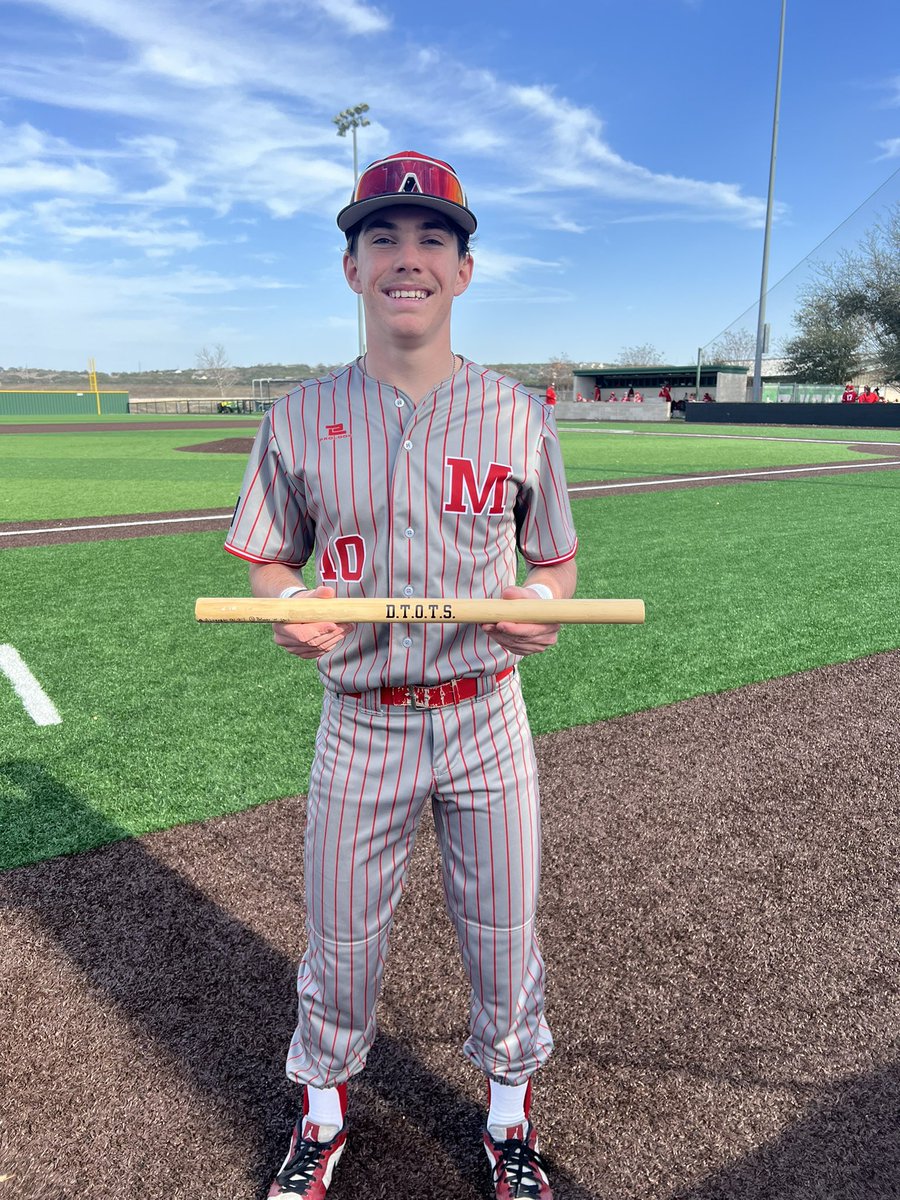 MaypearlBsBall's tweet image. #D.T.O.T.S. Players of The Game is Elijah Thayer who was 2-3 w/ a huge 2 run double in the bottom of the 6th to get us back within 1. Ended with a W over Glen Rose 6-5 to open up the weekend.
#StandardsOverFeelings
#LockedIn