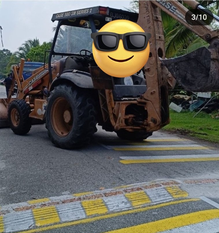 Time pagi² orang nak pergi kerja, ehh time tu lahh dia pun nak merangkak kat atas jalan.
-Gambar hiasan-